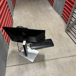 HP Monitor With Wireless Keyboard & Mouse