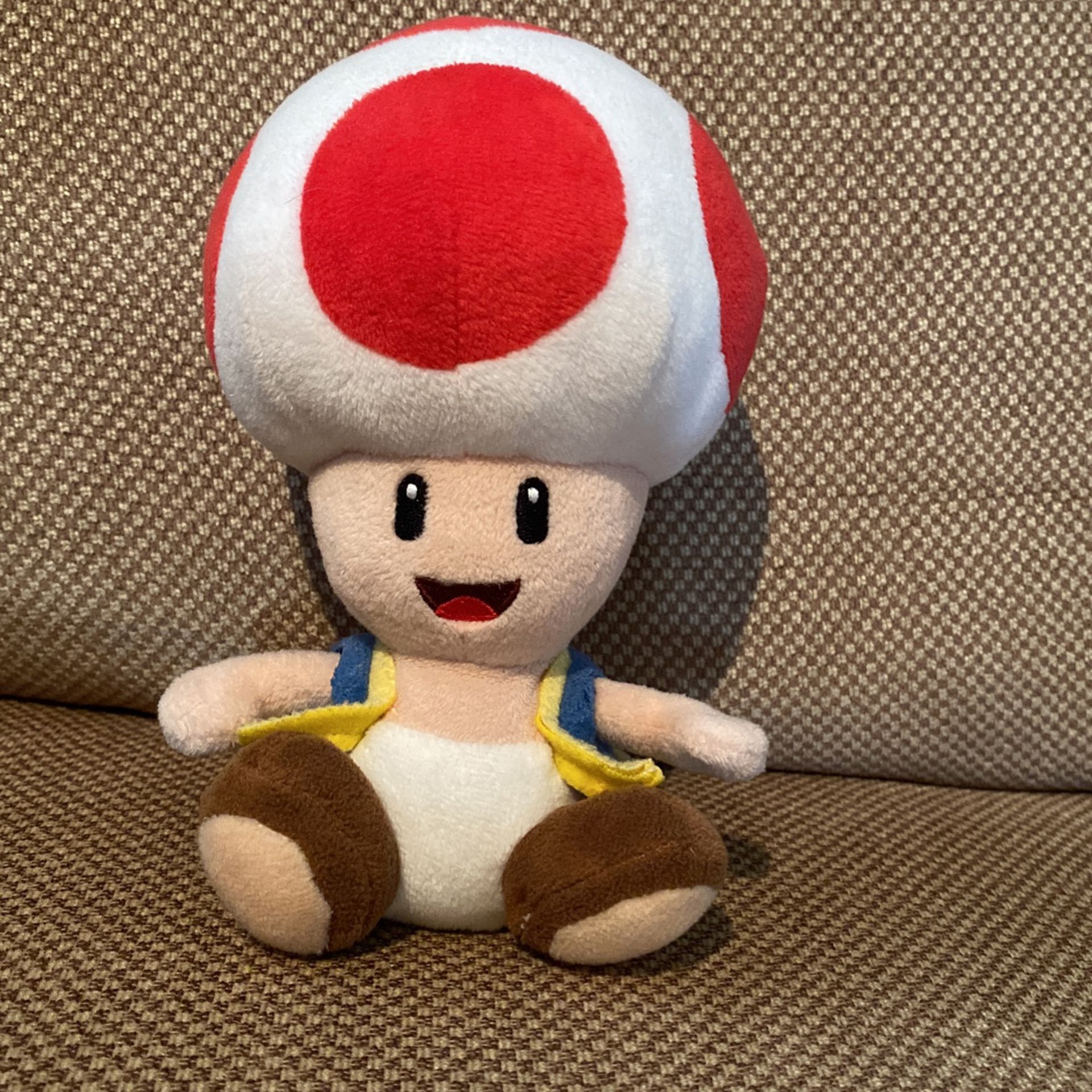 Super Mario Bros Red Toad Plush for Sale in Glendale Heights, IL - OfferUp