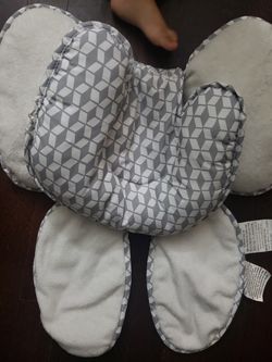 Baby pillow support