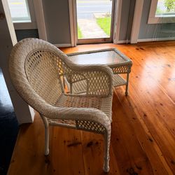 Wicker table & chair