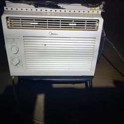 Window AC 6000 BTU Works Great 