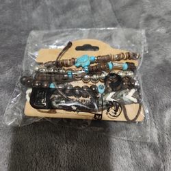 Bracelets 