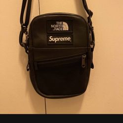 Supreme x The North Face F/W 18 Leather Shoulder Bag (black)