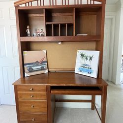 Oak Desk & Hutch