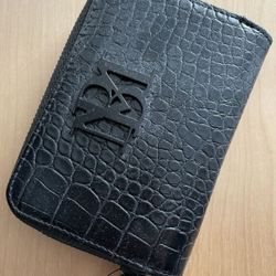 Brand New Women’s Badgley Mischka Wallet 