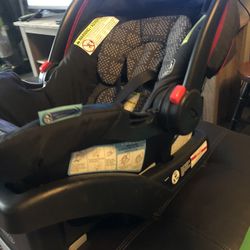 Graco SnugRide SnugLock 30 LX Infant Car Seat And Base