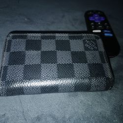 Louis Vuitton pouch broken zipper check description