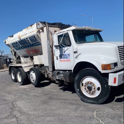 INTERNATIONAL CONCRETE TRUCK VOLUMETRIC 