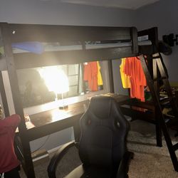 Loft bed 