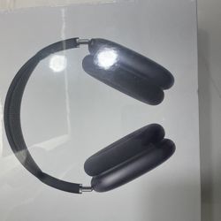 AirPod Maxes 
