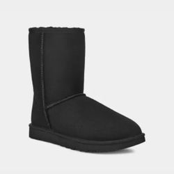 UGGS women classic short II