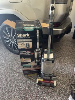 Like New Shark Lift Away