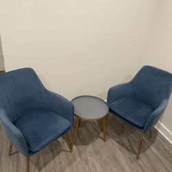 Two chairs & Side Table 