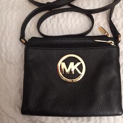 Aestheticated: Michael Kors Shoulder Handbags 