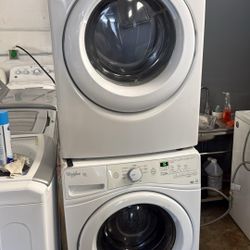 Whirlpool White Washer and Dryer Tower – Space Saving, Like New 
