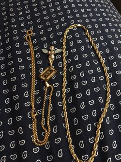 Gold Sqaure round chain & tape pendant . Robe gold chain