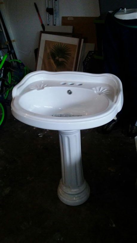 Brand new. Mancesa pedestal sink ill take $110 obo...you can price it it goes for $231-$325