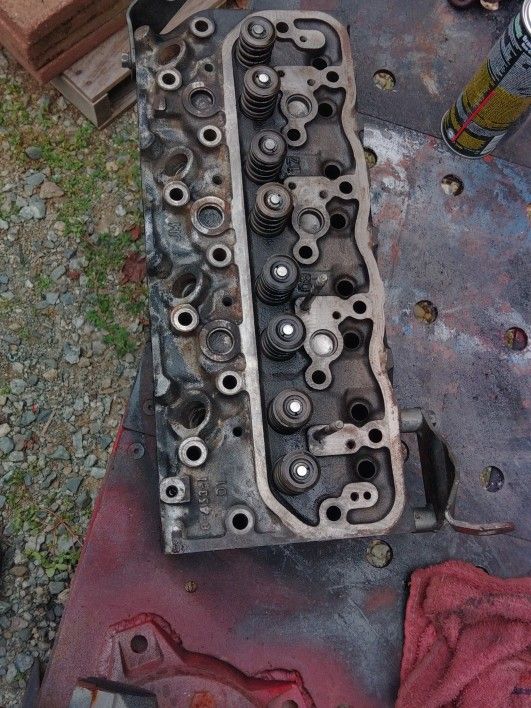 1998 Isuzu Cylinder Head