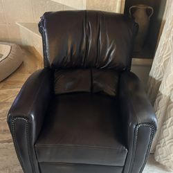 Craftmaster Traditional Brown Top Grain Leather Recliner 