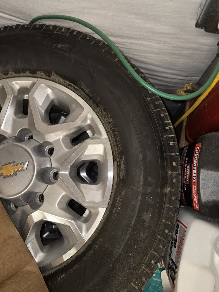 Silverado 2500HD Stock Wheels & Suspension