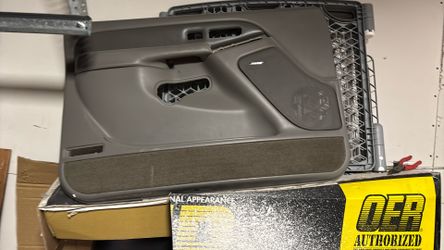 06 Yukon, Denali door panel