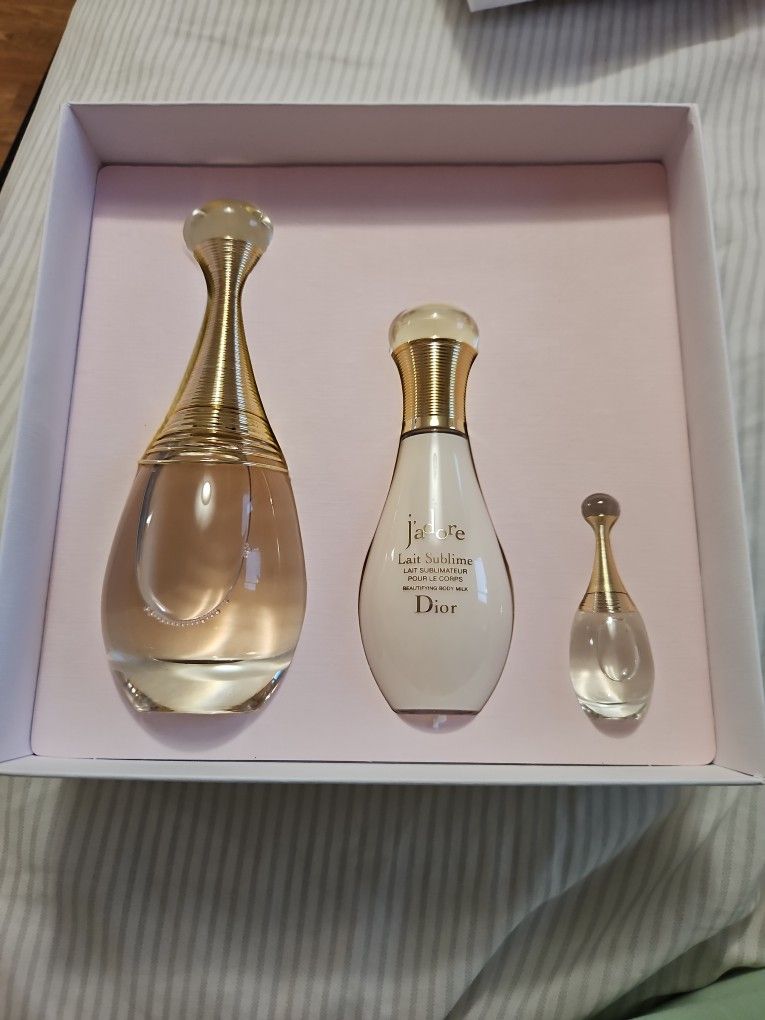 Dior J'adore Perfume