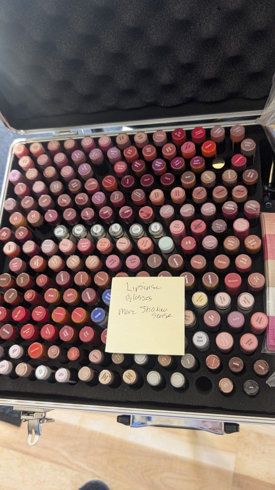 GOOB Lipsense, Sentence Products. Great Deals!!π