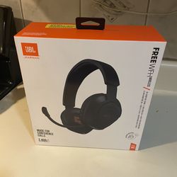 JBL FREE WFH Wireless headphones with Detachable Microphone in black. 