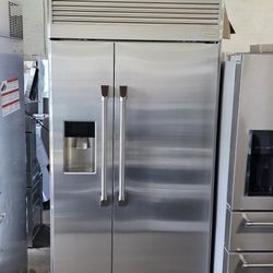 MONOGRAM 42 INCHES REFRIGERATOR  BUILT IN SIDE BY SIDE COUNTER DEPTH STAINLESS STEEL LIKE NEW NO SCRATCH NO DENT WORK PERFECTLY 