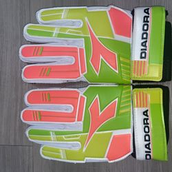 Soccer goalie gloves