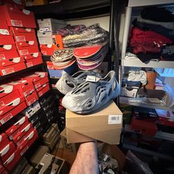 Adidas Yeezy Foam RNR “MX Granite”  Brand New!  Size: 11