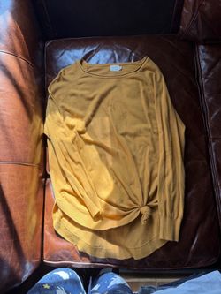 Women’s Sweater Golden Tie Front S/M