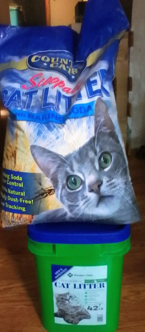 82lbs of Cat Litter W/ Baking Soda