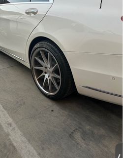 Silver Multi-Spoke Aftermarket Alloy Wheel with Tire