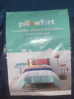 Pillowfort Comforter Set (size Twin) Brand New