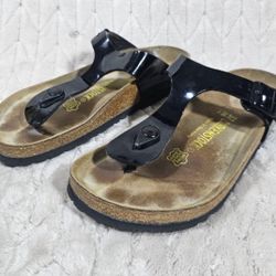 Birkenstock Gizeh Women's Patent Leather Size 6.5/37  In excellent condition 