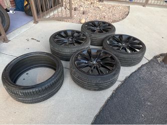 21 Tesla Y Rims/tires one need to be fixed