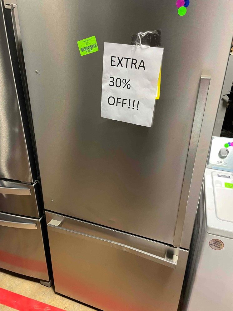 HISENSE HRB171N6ASE 17.2cu ft Counterdepth BottomFreezer