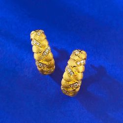 Hot selling pearl necklace and earrings set, versatile bridal gown accessories, fashionable and versatile 3-piece set