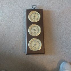 Springfield Vintage Weather Station
