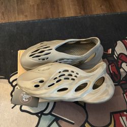 Yeezy Foam Rnr Stone Sage Sz 8