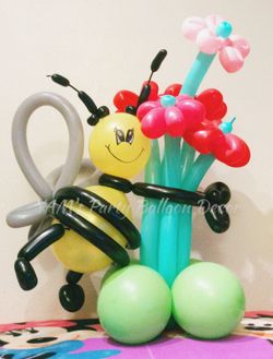 Bee Party Balloon Decor