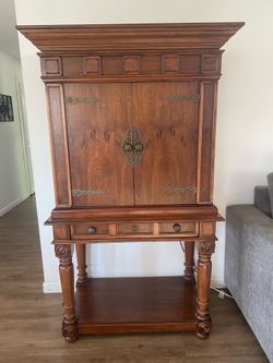 Hearst Castle Collection by Lane - bar with glass shelf