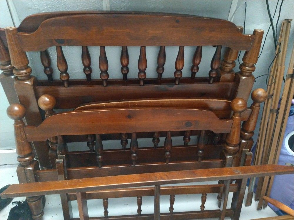 twin bunk beds Or Individually Frames