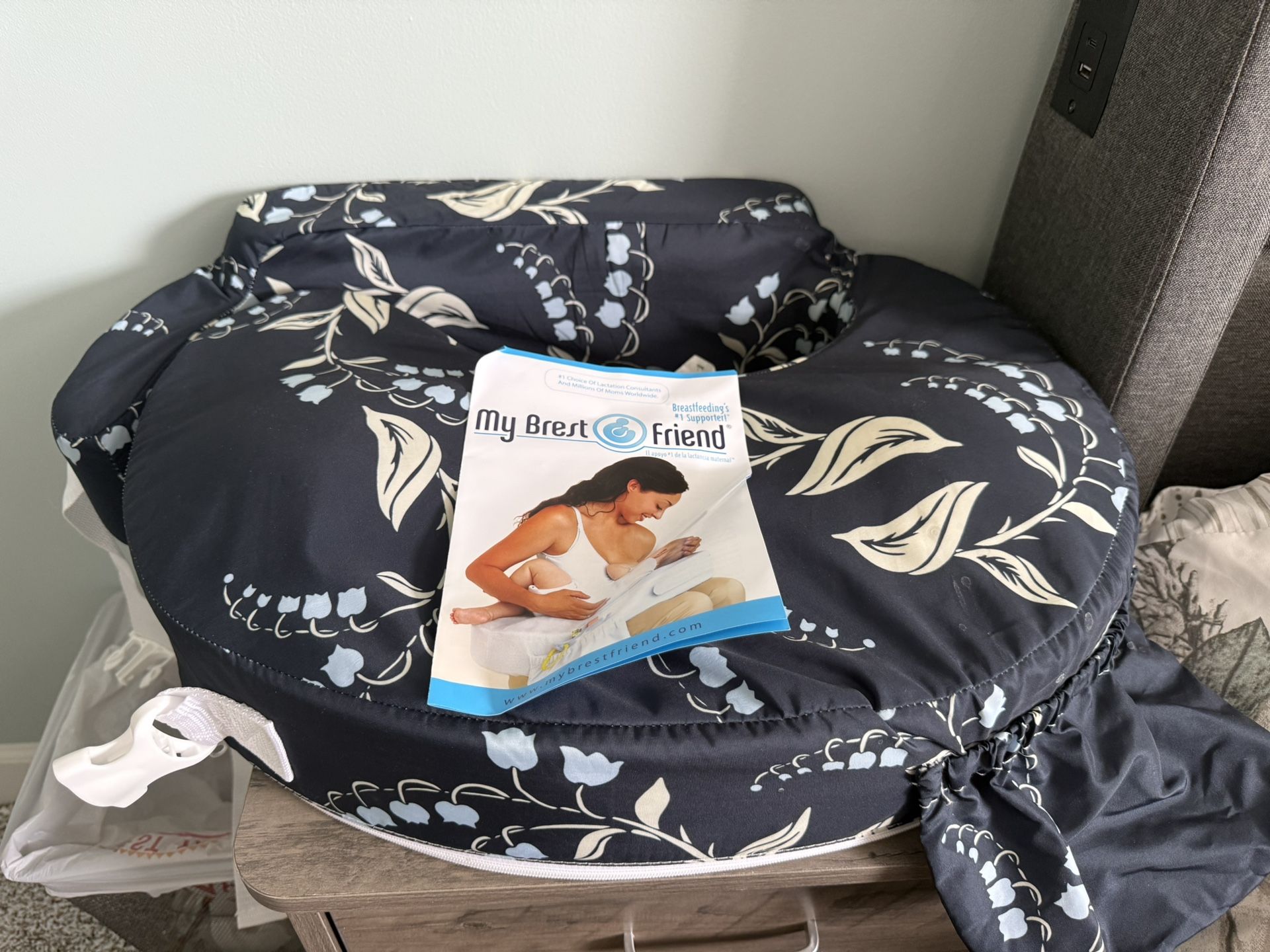 Nursing pillow