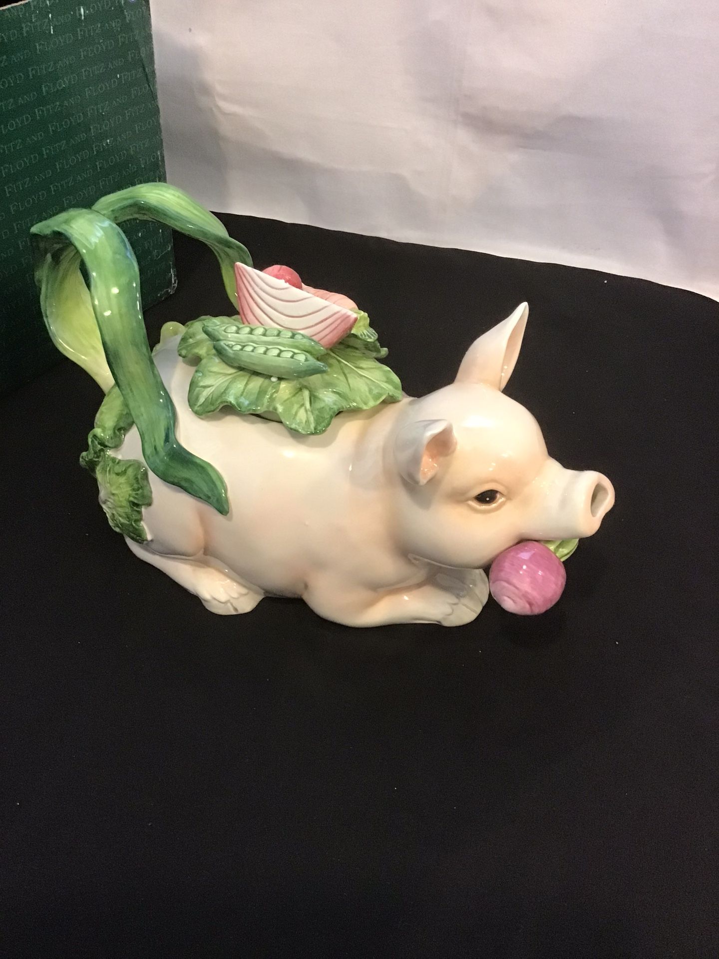 FITZ and FLOYD Vintage French Market Pig Teapot 78/284