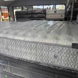 QUEEN SIZE KLUFT AIRELOOM COPPERTECH SILVER (FIRM) MATTRESS & BOX SPRING BED SET