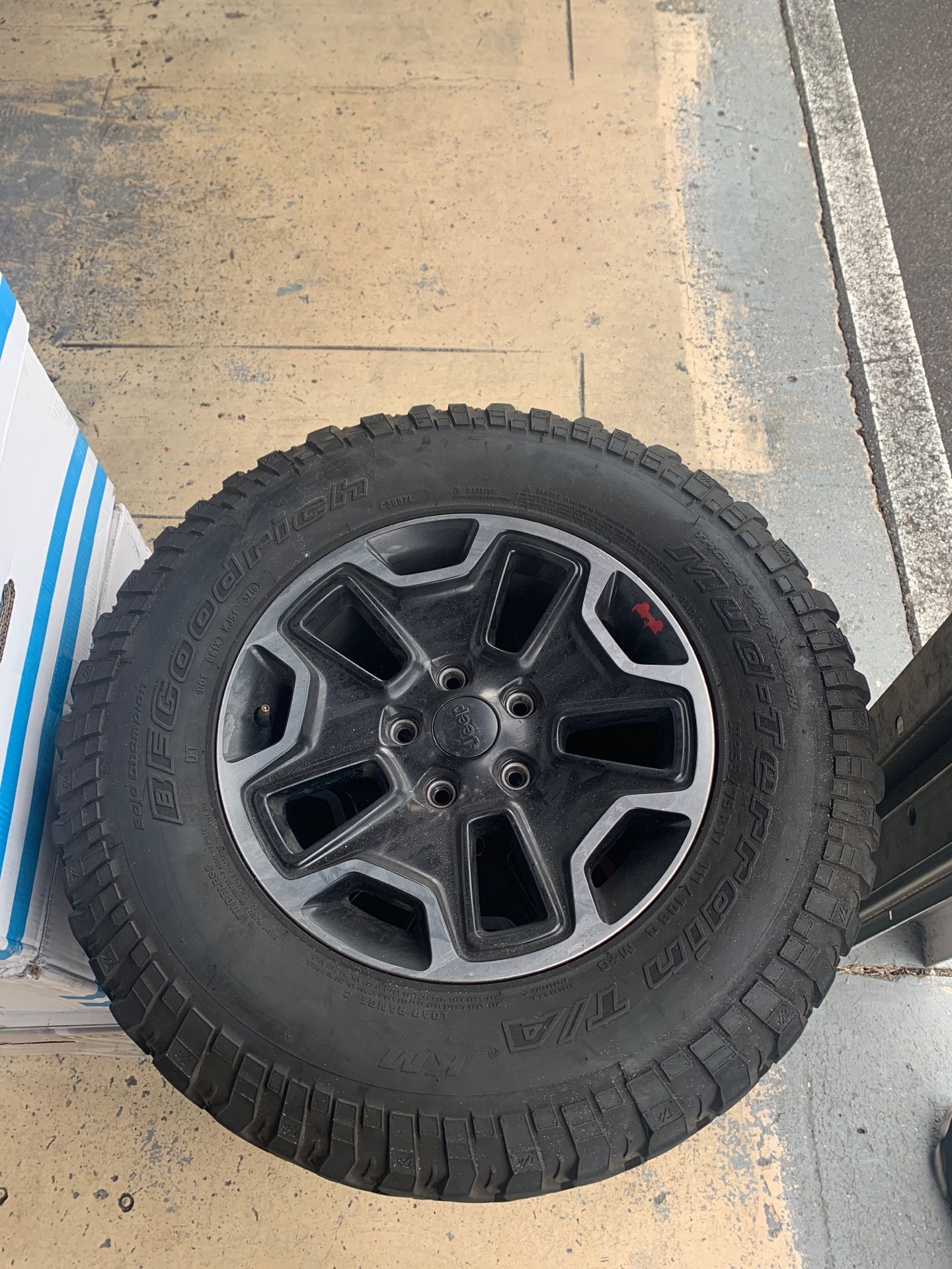 Jeep wheels $300