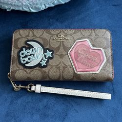 Coach Zip Around Wallet Downtown & goodtimes 