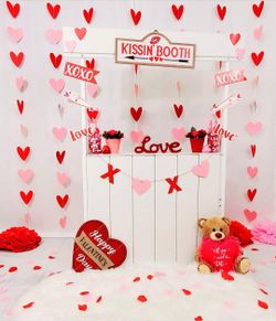 Mini Kissing Booth